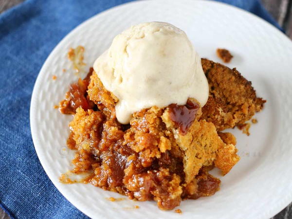 5-Ingredient Peanut Butter Apple Dump Cake 5-Ingredient Peanut Butter Apple Dump Cake
