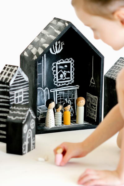 Basic Chalkboard Dollhouses Basic Chalkboard Dollhouses