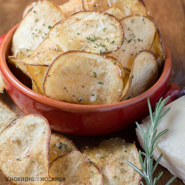 Parmesan Rosemary Potato Chips | RecipeLion.com rosemary chips