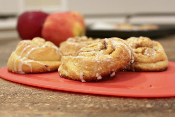 Simple Apple Pie Cinnamon Rolls Simple Apple Pie Cinnamon Rolls