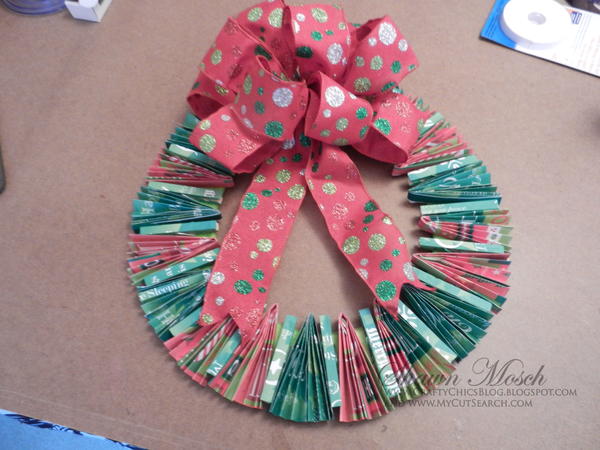 Paper Holiday Wreath Paper Holiday Wreath