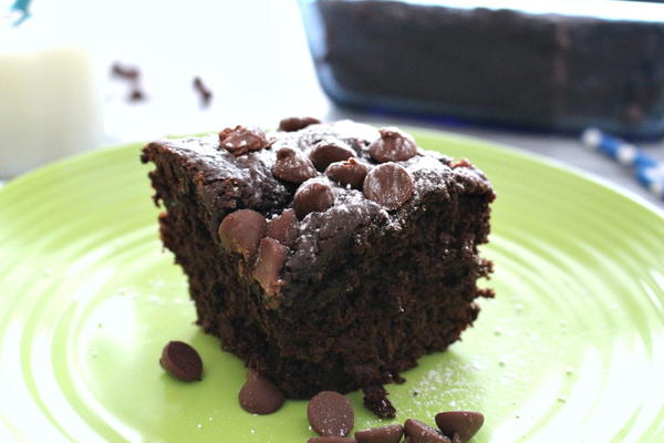 Cafe Style Greek Yogurt Cocoa Chip Cake Cafe Style Greek Yogurt Cocoa Chip Cake