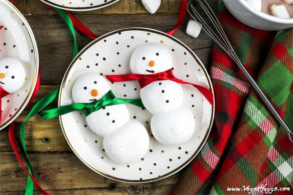 Vegan Snowmen Meringue Cookies Vegan Snowmen Meringue Cookies