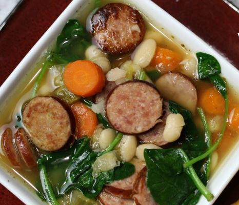 Slow Cooker Sausage, White Bean and Spinach Soup