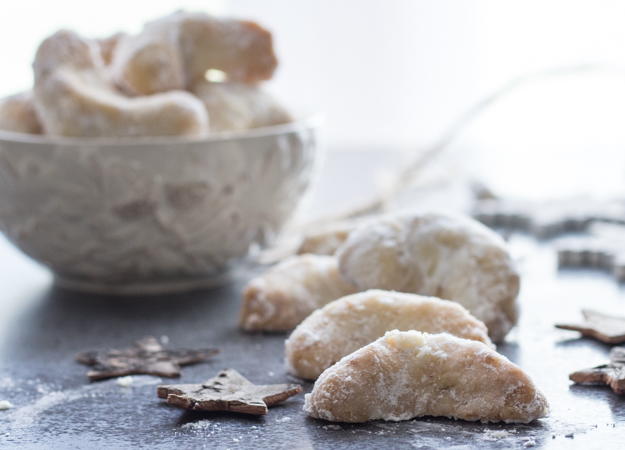 Almond Crescent Cookies Almond Crescent Cookies