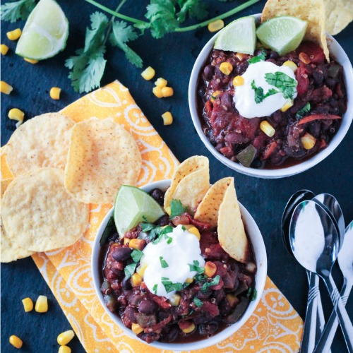 Black Bean Quinoa Chili w Cocoa Black Bean Quinoa Chili w/ Cocoa