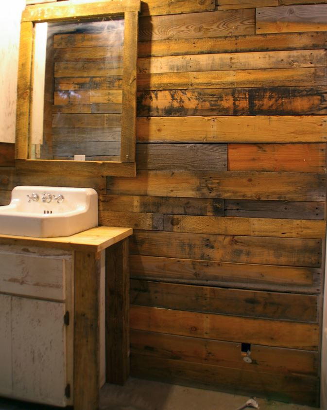 Covering Walls with Pallet Wood | DIYIdeaCenter.com