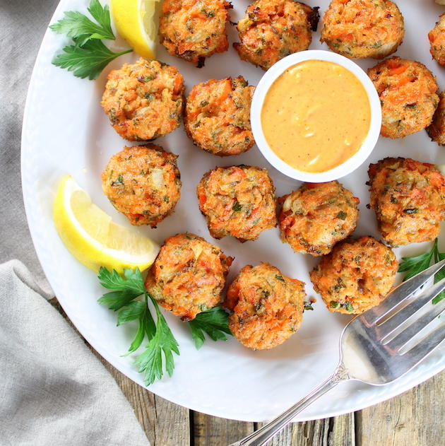 Mini Salmon Cakes With Sriracha Lemon Aioli Mini Salmon Cakes With Sriracha Lemon Aioli