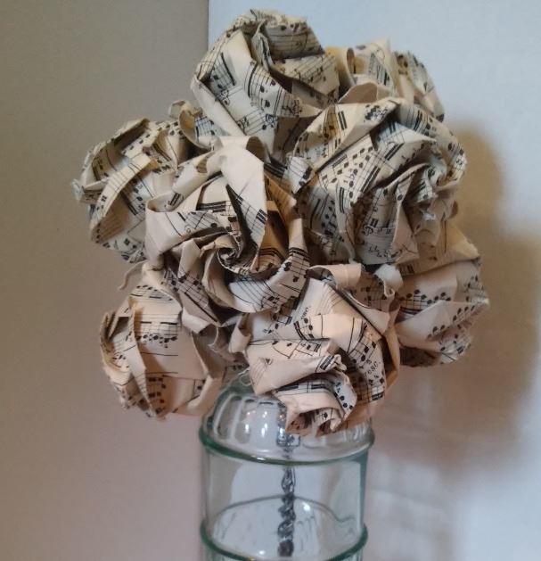 Sheet Music DIY Paper Rose Bouquet Sheet Music DIY Paper Rose Bouquet