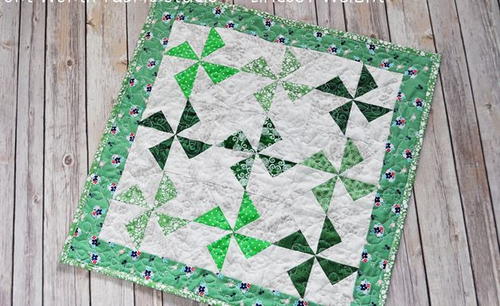 Irish Pinwheels Table Topper Tutorial Irish Pinwheels Table Topper Tutorial