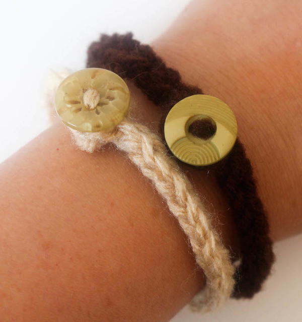 Easy Peasy Buttoned I-Cord Bracelet Easy Peasy Buttoned I-Cord Bracelet