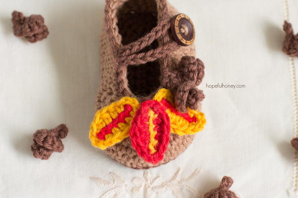 Autumn Oak Baby Booties Autumn Oak Baby Booties