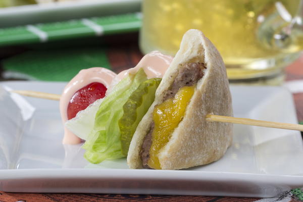 Touchdown Cheeseburger Skewers