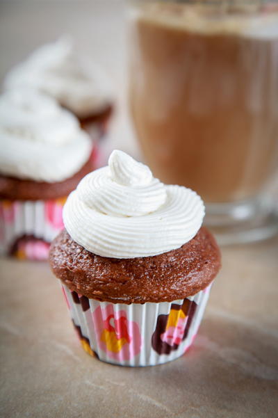 Root Beer Float Cupcakes Root Beer Float Cupcakes