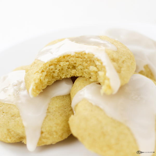 Almond Meltaway Cookies Almond Meltaway Cookies