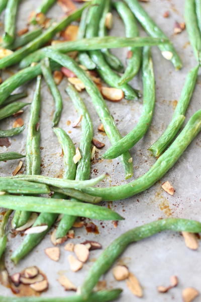 Sweet Sriracha Roasted Green Beans Sweet Sriracha Roasted Green Beans