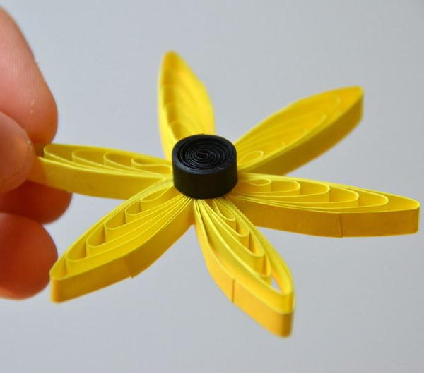 Yellow Dream Quilling Comb Flower Yellow Dream Quilling Comb Flower