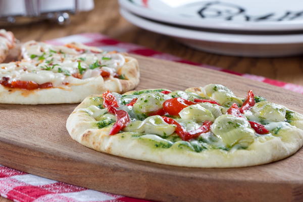 Dressed-Up Pita Pizzas Dressed-Up Pita Pizzas