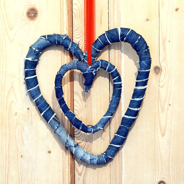 Gorgeous Upcycled Jeans Heart Wreath Gorgeous Upcycled Jeans Heart Wreath