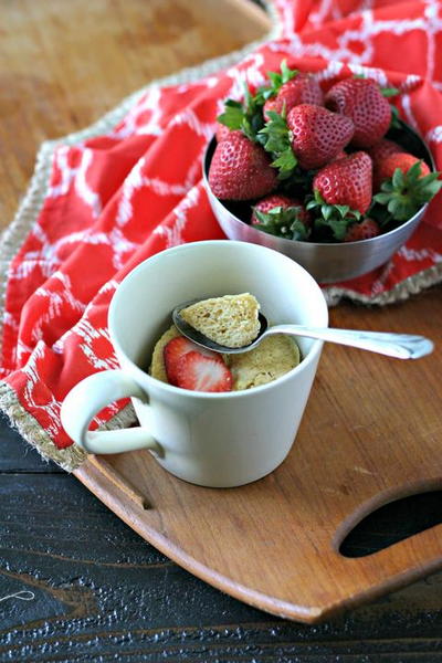 4-Minute Paleo Mug Cake 4-Minute Paleo Mug Cake