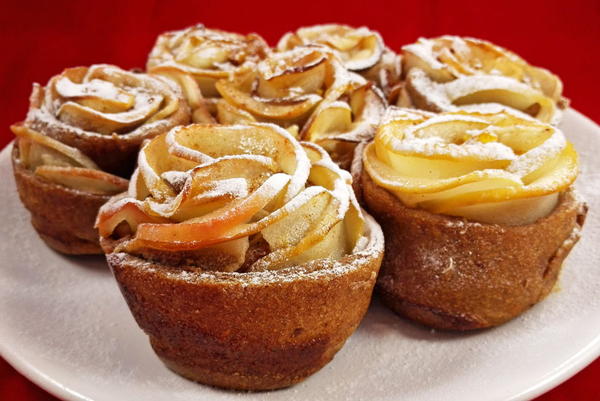 Vegan Baked Apple Roses For Valentine’s Day