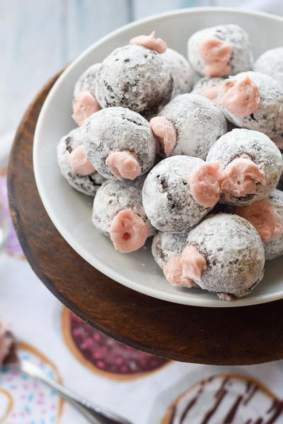 Chocolate Donut Holes with Pomegranate Cream Filling Chocolate Donut Holes with Pomegranate Cream Filling