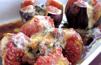 Baked Figs with Blue Cheese