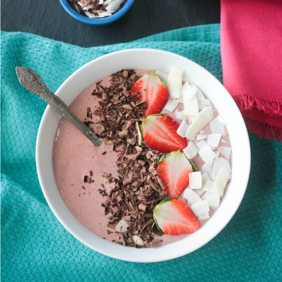 Chocolate Covered Strawberry Smoothie Bowl Chocolate Covered Strawberry Smoothie Bowl