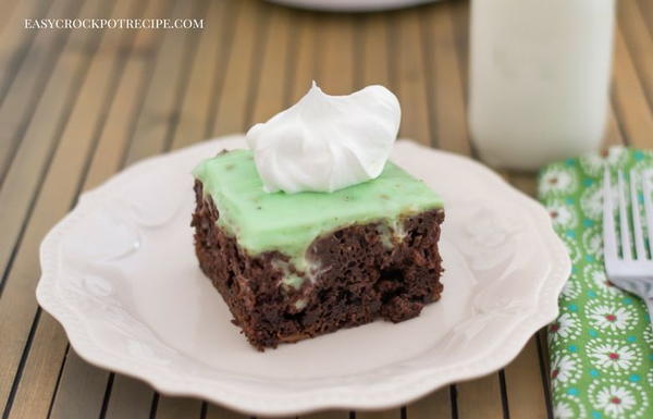 Slow Cooker Chocolate Pistachio Poke Cake Slow Cooker Chocolate Pistachio Poke Cake