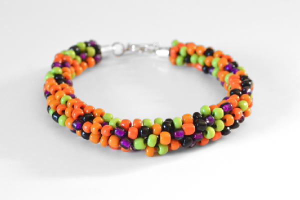 How to Use Kumihimo Bobbins How to Use Kumihimo Bobbins