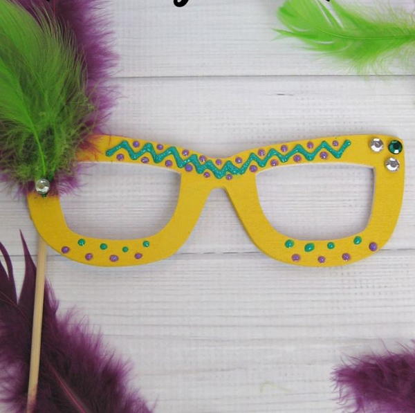 Super Easy Mardi Gras Mask Super Easy Mardi Gras Mask