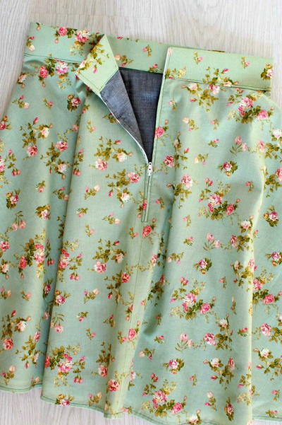 How to Sew a Zipper into a Lined Skirt How to Sew a Zipper into a Lined Skirt