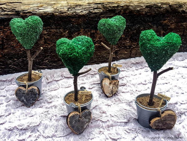 Faux Topiary Heart Place Card Holders Faux Topiary Heart Place Card Holders