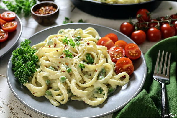 Vegan Fettuccine Alfredo Vegan Fettuccine Alfredo
