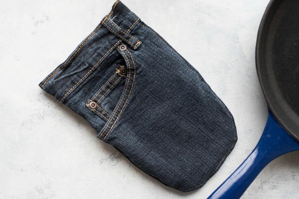 Recycled Denim DIY Oven Mitt Recycled Denim DIY Oven Mitt
