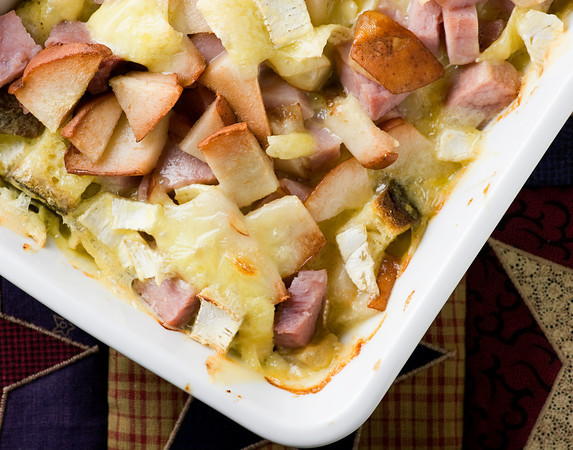 Ham, Brie, and Pear Bake Ham Brie and Pear Bake