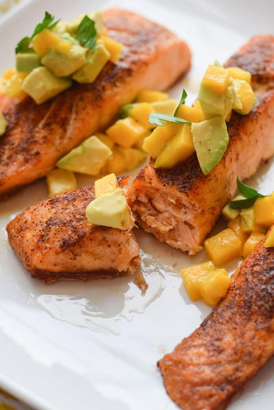 Skinny Chili Salmon with Avocado and Mango Skinny Chili Salmon with Avocado and Mango