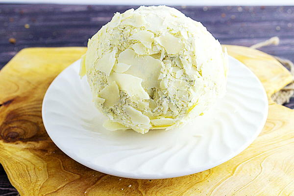 Garlic Herb Parmesan Cheese Ball Garlic Herb Parmesan Cheese Ball