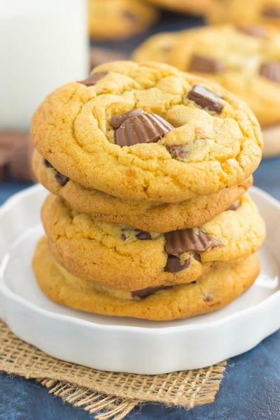 Chocolate Chunk Peanut Butter Cup Cookies Chocolate Chunk Peanut Butter Cup Cookies