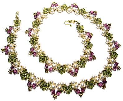 Glowing Garden Pearl Necklace Glowing Garden Pearl Necklace