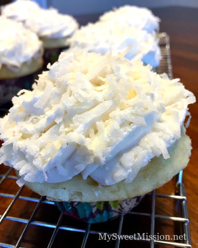 Coconut Cupcakes with Coconut Buttercream Frosting Coconut Cupcakes with Coconut Buttercream Frosting