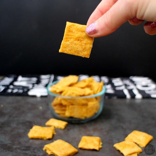 Vegan Cheesy Crackers Vegan Cheesy Crackers