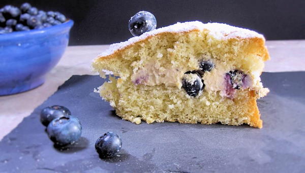 Classy Genoise with Mascarpone Frosting Classy Genoise with Mascarpone Frosting