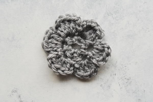 Easy 6 Petal Crochet Flower Easy 6 Petal Crochet Flower