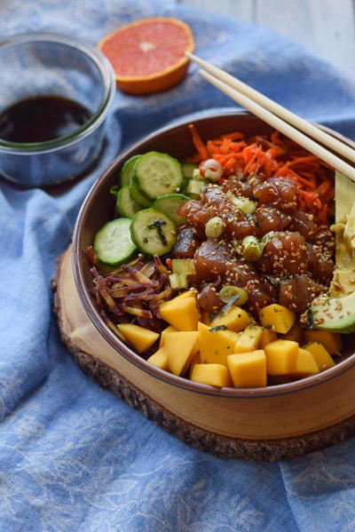Tuna Poke Bowl with Mango and Quinoa Tuna Poke Bowl with Mango and Quinoa