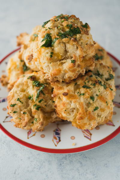 Copycat Cheesy Cheddar Biscuits