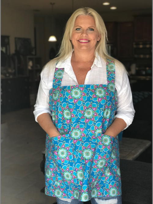 Reversible Pinafore Apron with Deep Pockets Reversible Pinafore Apron with Deep Pockets