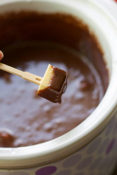 Slow Cooker Candy Bar Fondue Slow Cooker Candy Bar Fondue