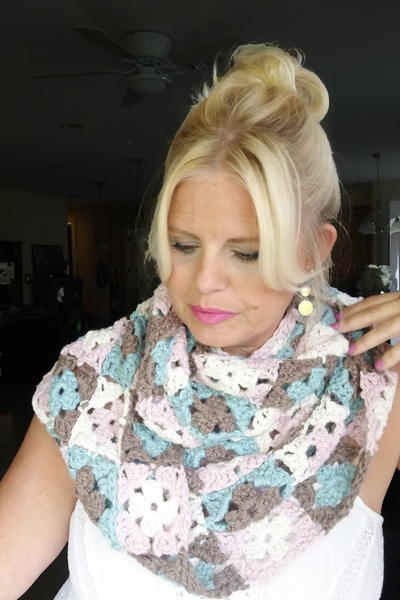 Tender Vickie Crochet Motif Colorful Cowl Tender Vickie Crochet Motif Colorful Cowl