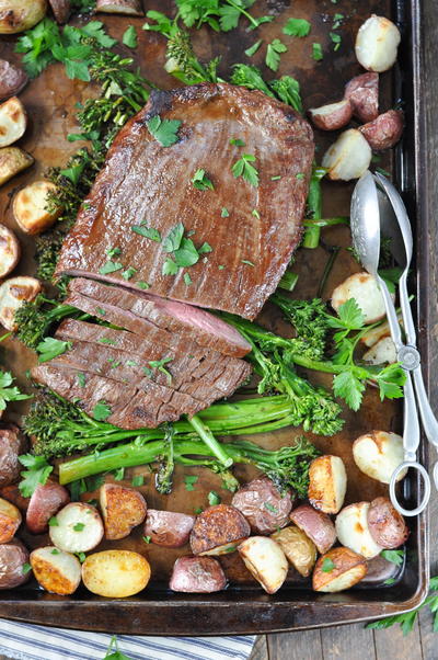 Sheet Pan Flank Steak with Crispy Potatoes and Broccolini Sheet Pan Flank Steak with Crispy Potatoes and Broccolini
